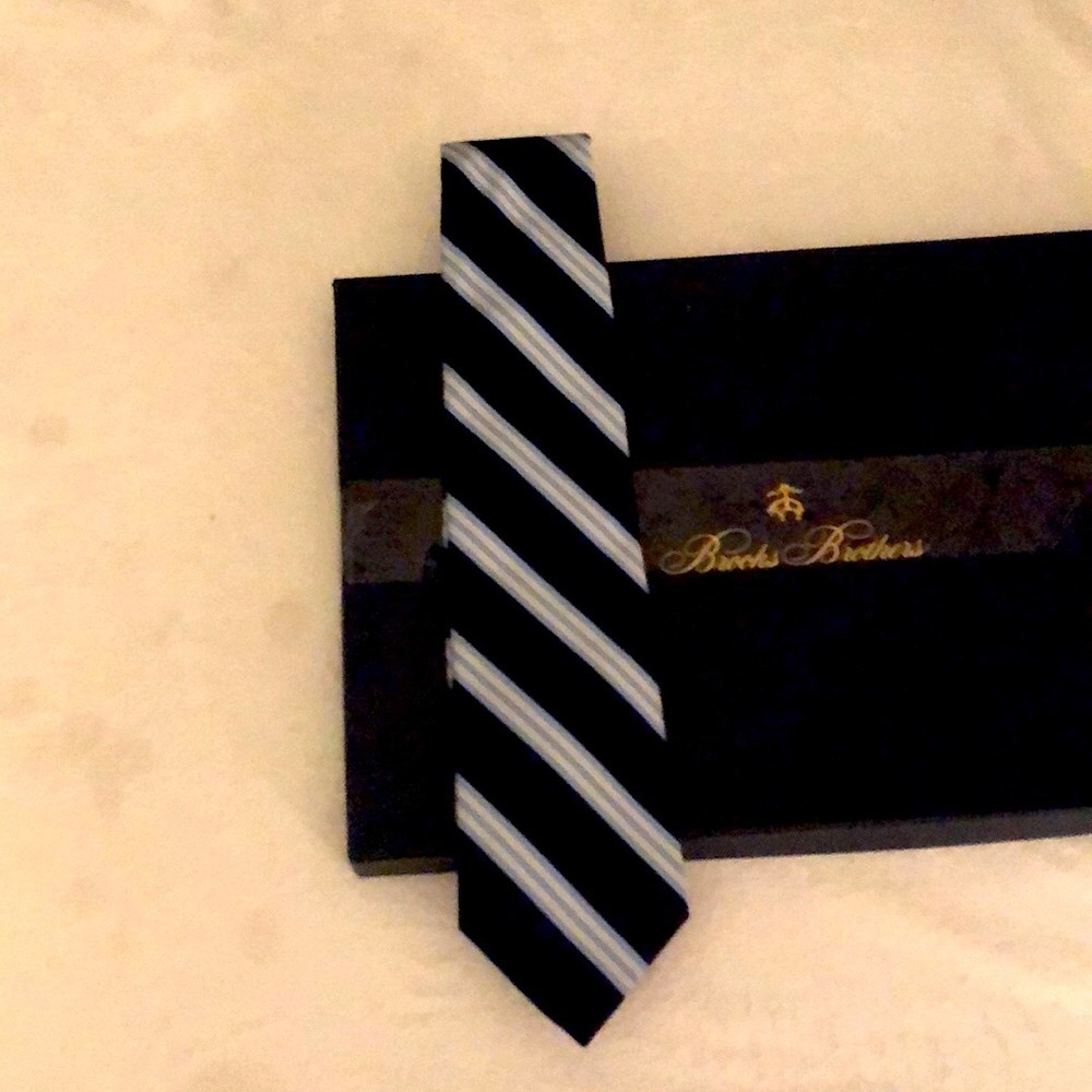 Brooks brothers Blue and white striped BB tie